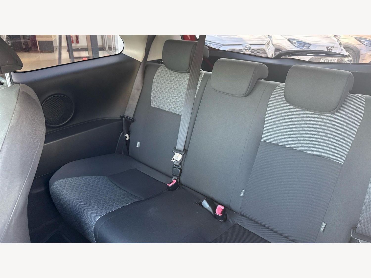 Used Toyota Yaris 2015 for sale - 78099843: Photo 15