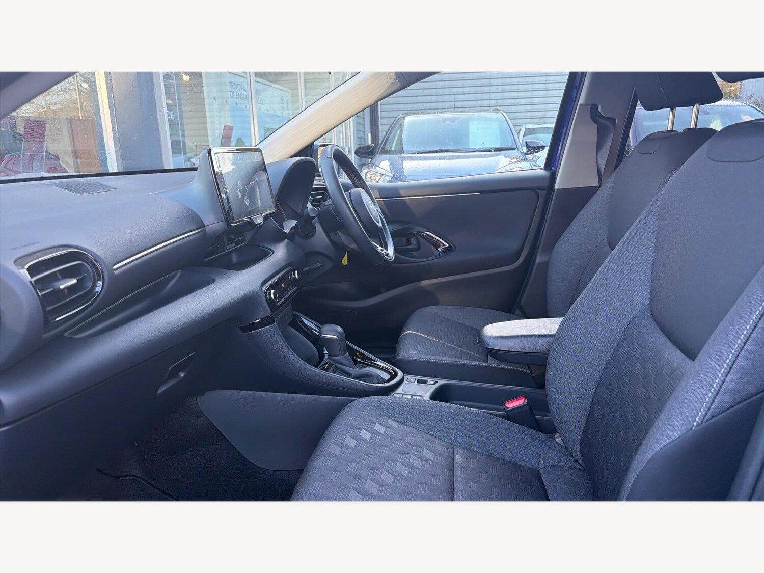 Used Toyota Yaris 2024 for sale - 77073909: Photo 12