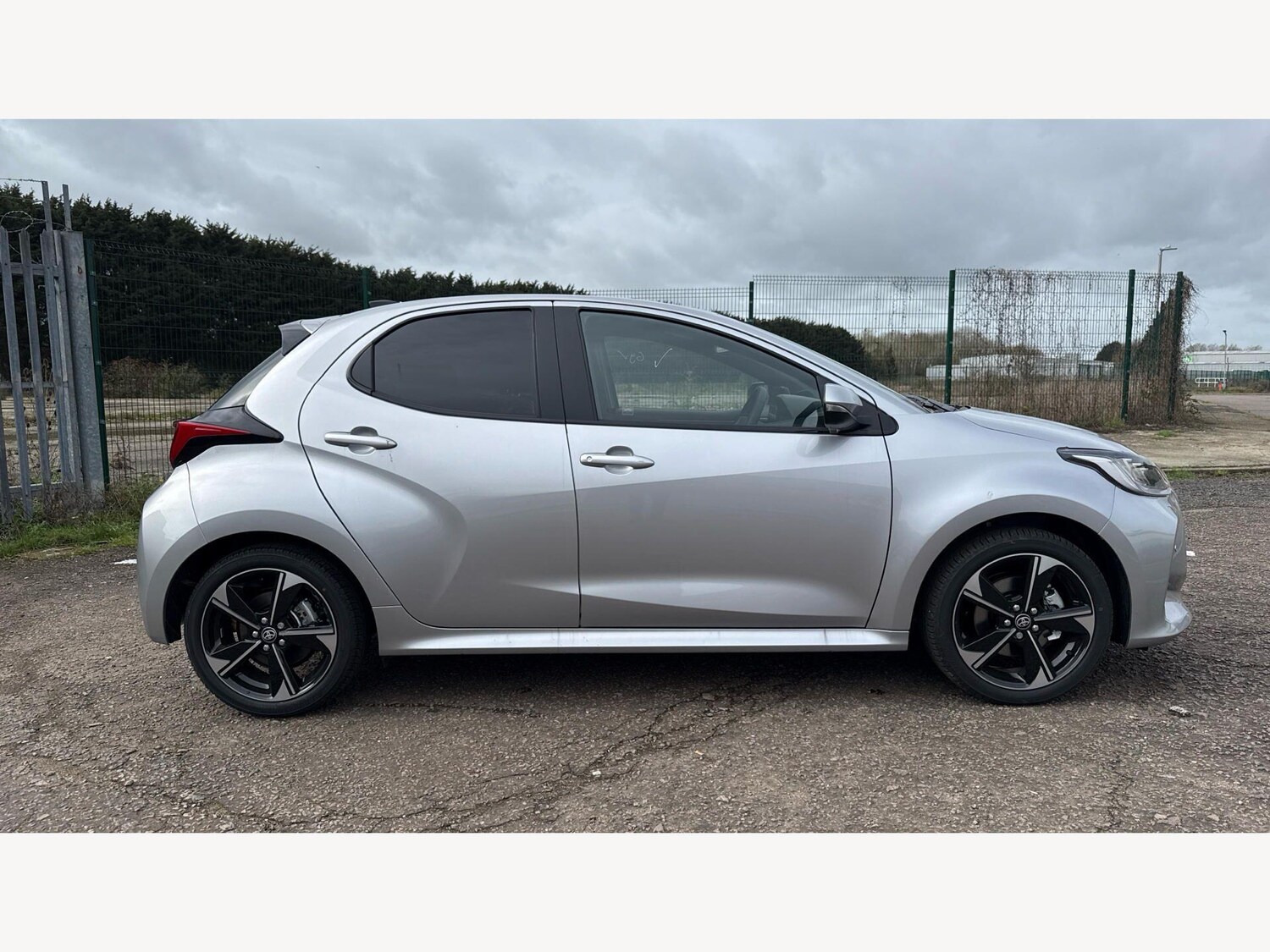 Used Toyota Yaris for sale - 77925749: Photo 18