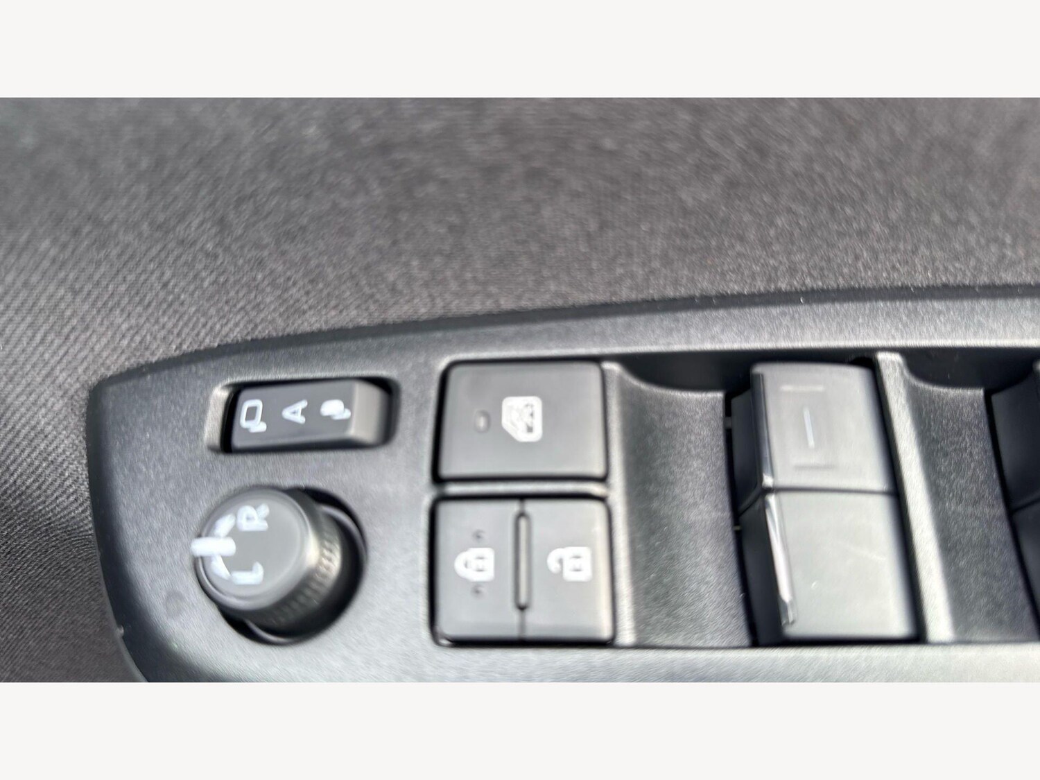 Used Toyota Yaris for sale - 77925749: Photo 24