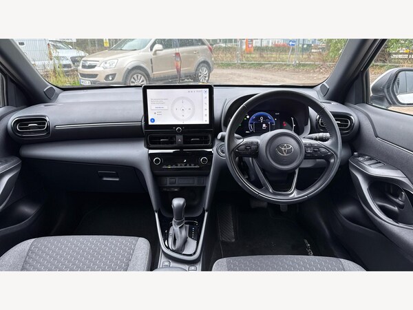 Used Toyota Yaris Cross 2024 for sale - 76307330: Photo 7