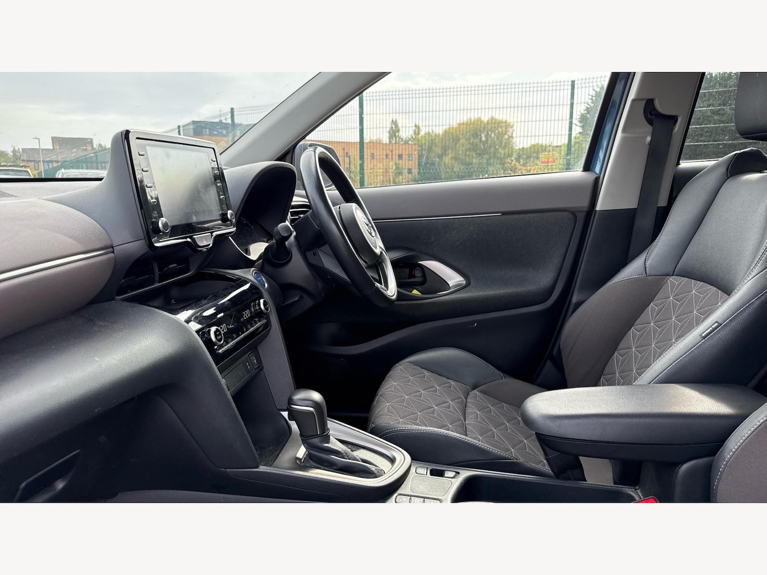 Used Toyota Yaris Cross 2022 for sale - 76158926: Photo 12