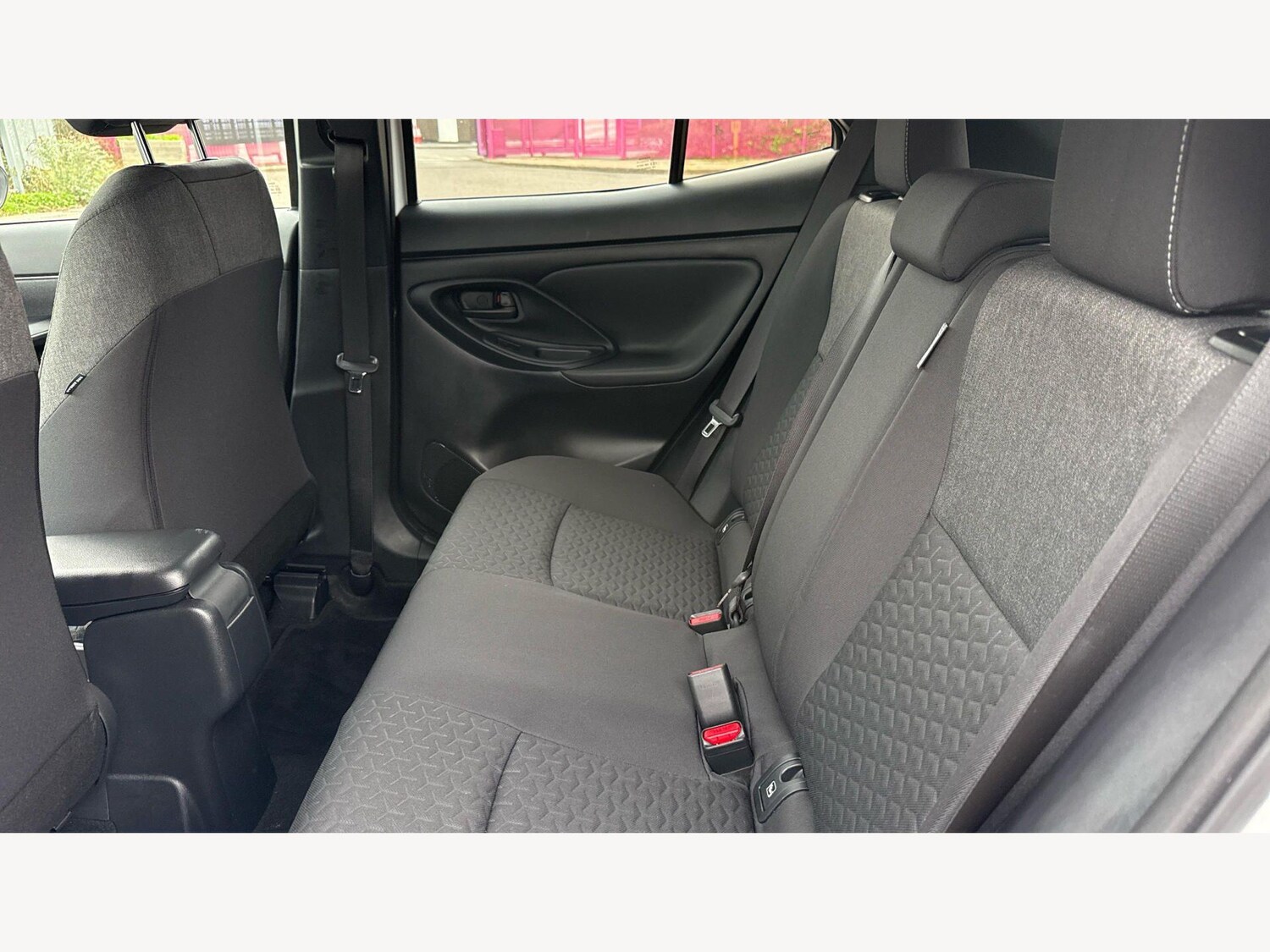 Used Toyota Yaris Cross 2024 for sale - 77940091: Photo 15