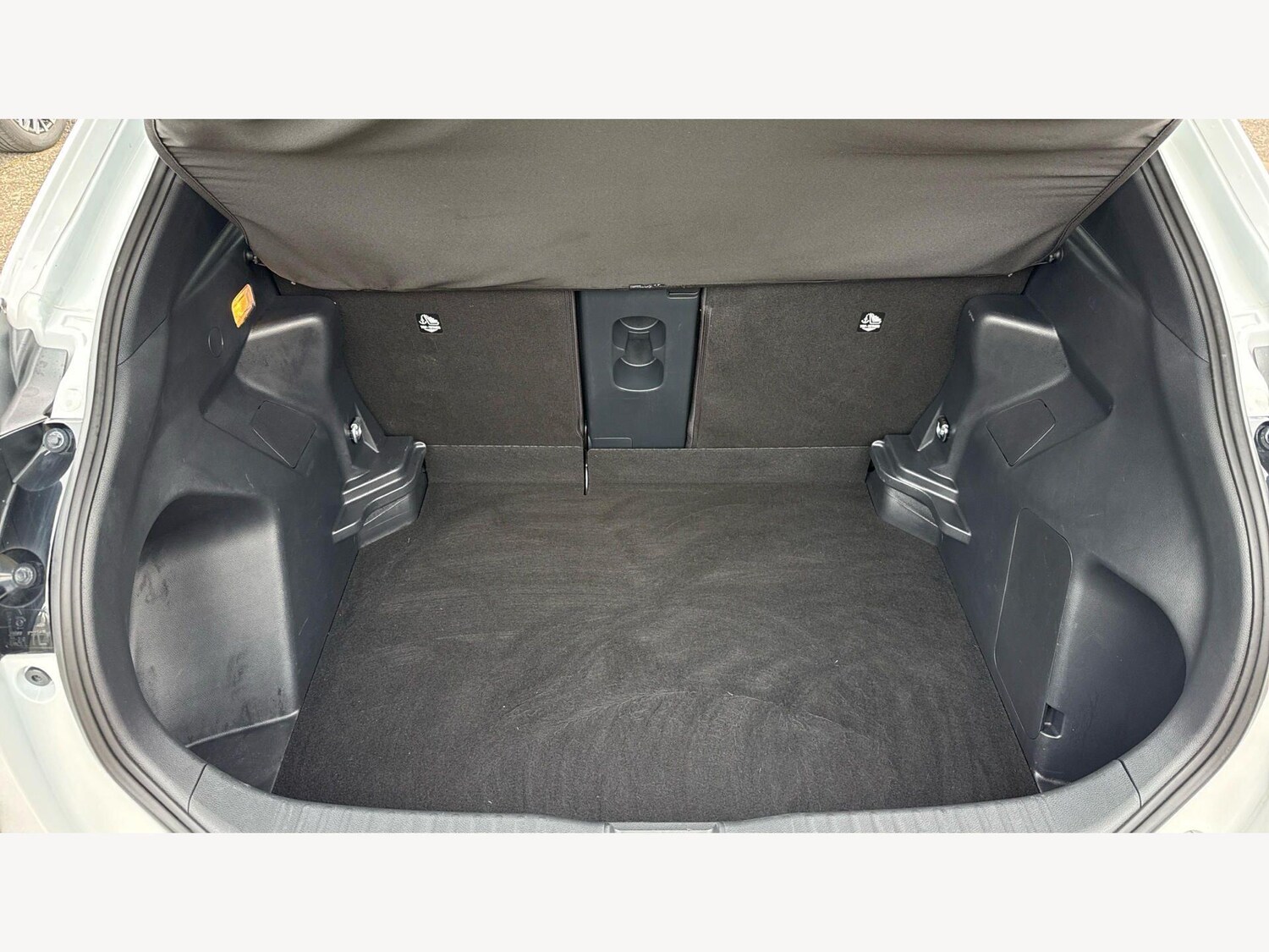 Used Toyota Yaris Cross 2024 for sale - 77940091: Photo 16