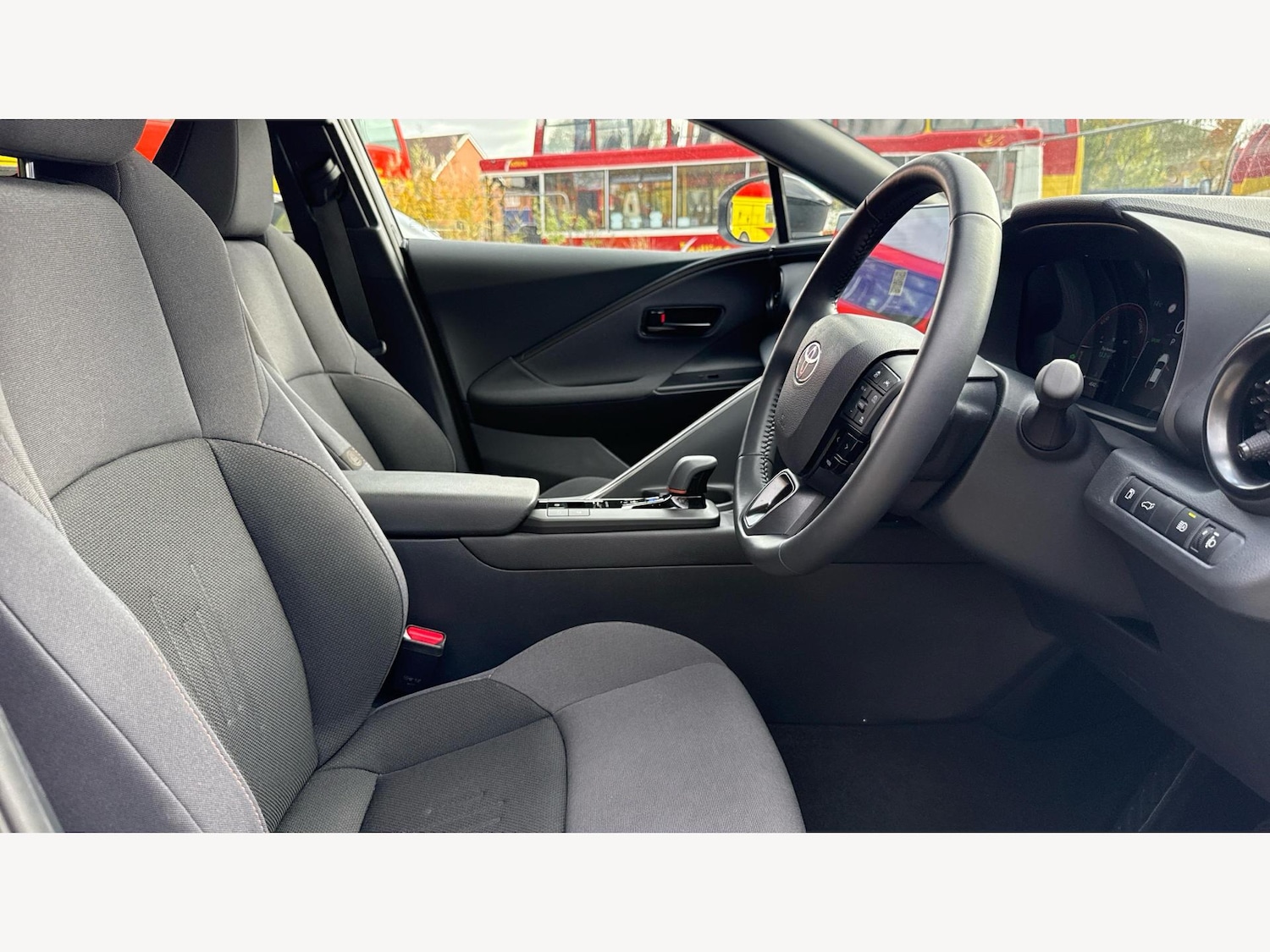 Used Toyota C-HR 2025 for sale - 76457670: Photo 13