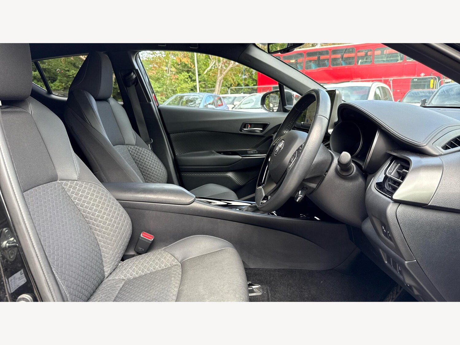 Used Toyota C-HR 2023 for sale - 76095056: Photo 13