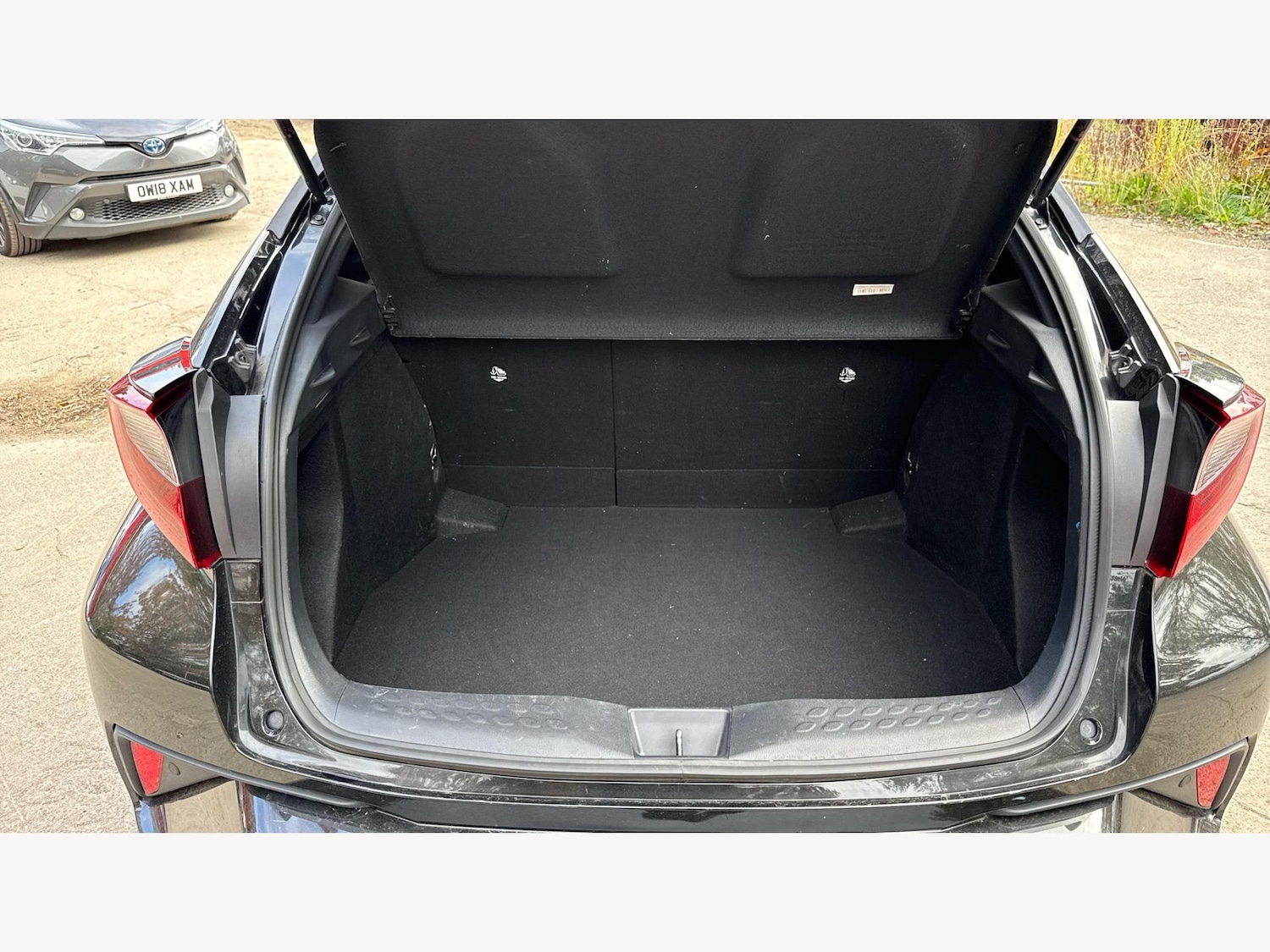 Used Toyota C-HR 2023 for sale - 76095056: Photo 16