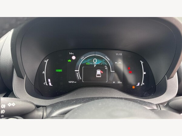 Used Toyota Yaris Cross 2024 for sale - 76189797: Photo 11