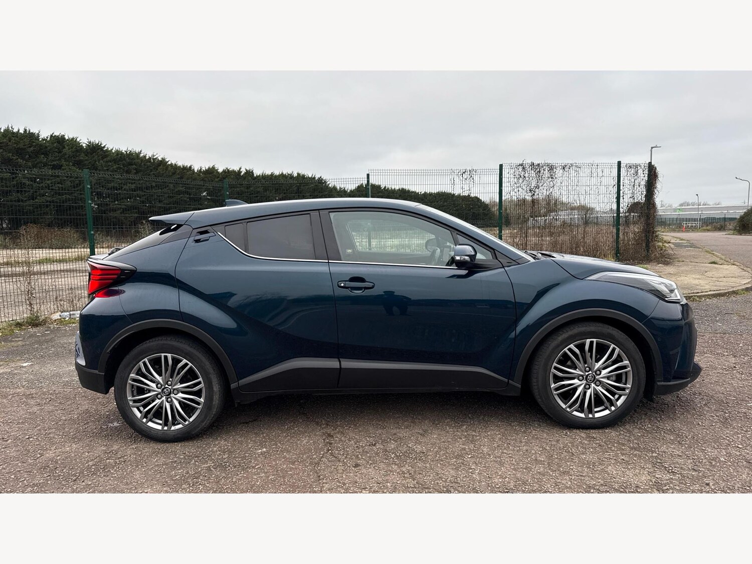 Used Toyota C-HR 2023 for sale - 77073846: Photo 18