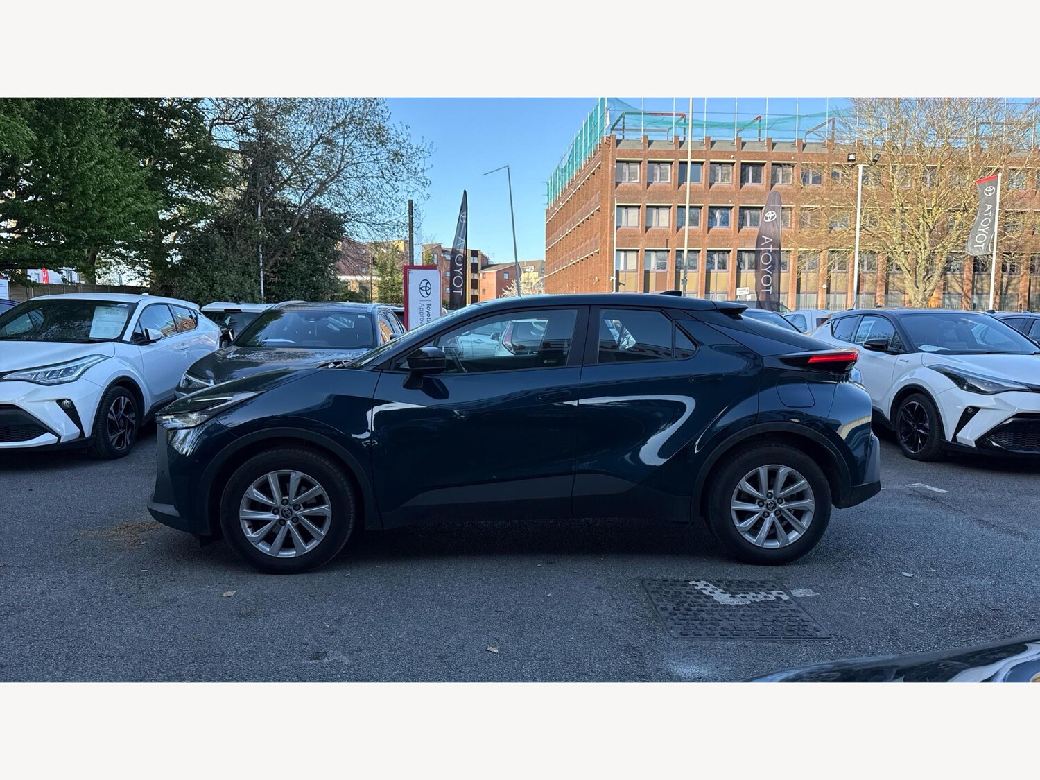 Used Toyota C-HR 2024 for sale - 76024711: Photo 19