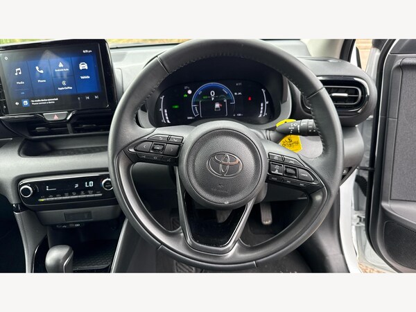 Used Toyota Yaris 2024 for sale - 75070520: Photo 10