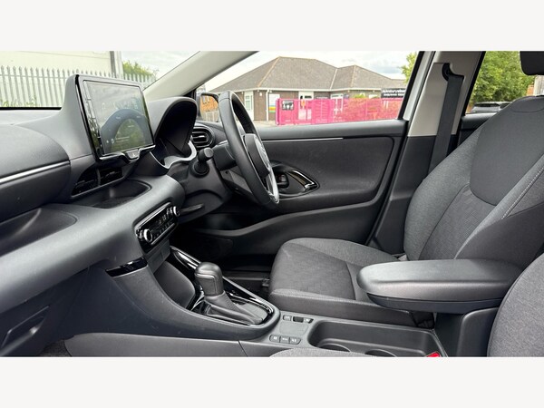 Used Toyota Yaris 2024 for sale - 75070520: Photo 12