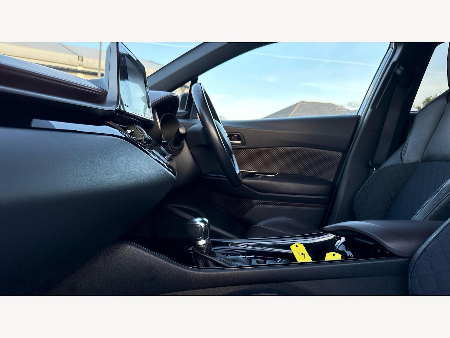 Used Toyota C-HR 2018 for sale - 76485832: Photo 12