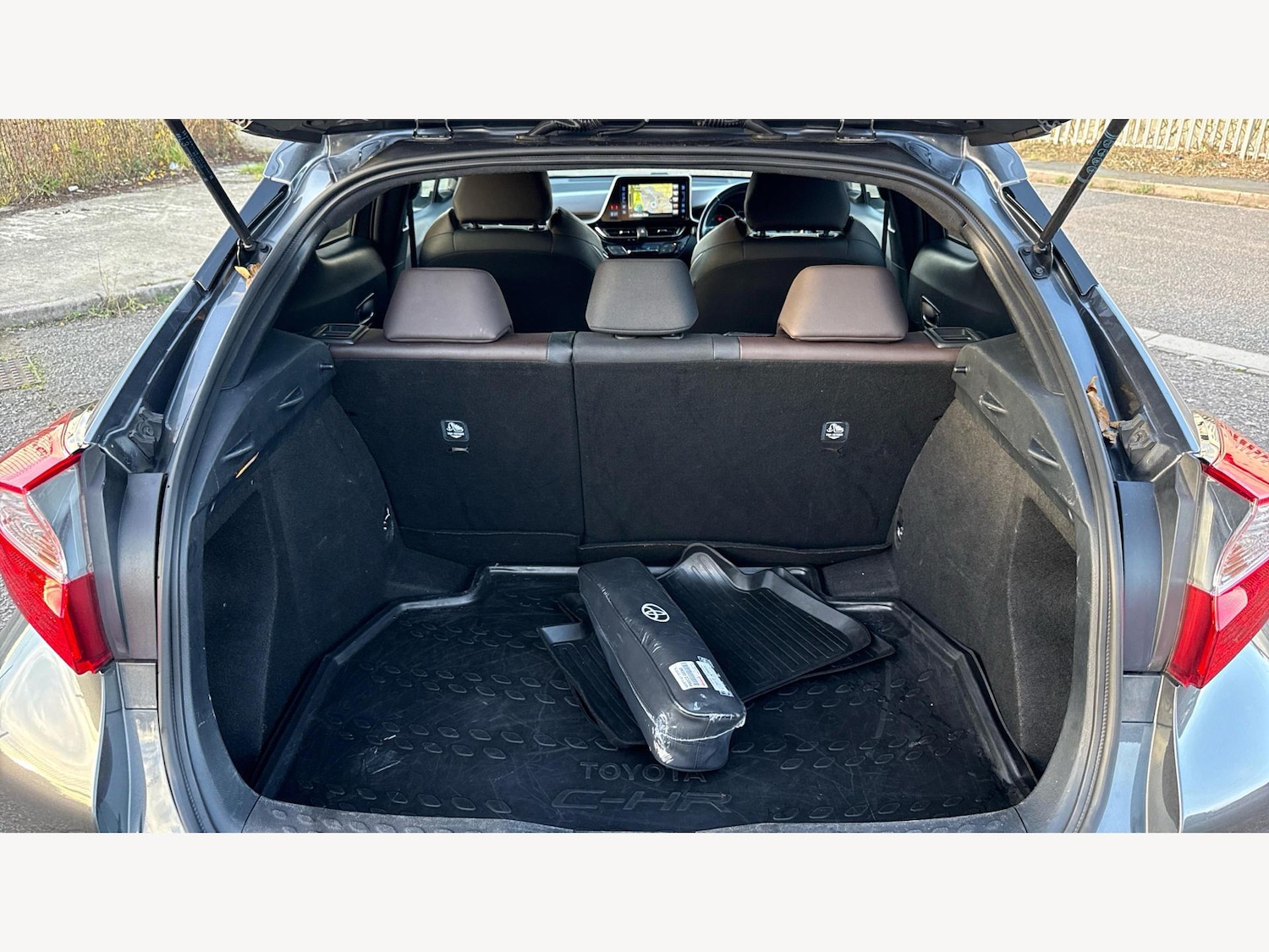 Used Toyota C-HR 2018 for sale - 76485832: Photo 16