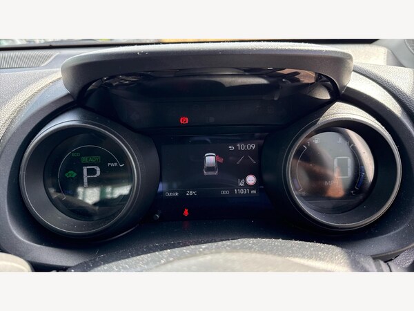 Used Toyota Yaris Cross 2024 for sale - 75720121: Photo 11