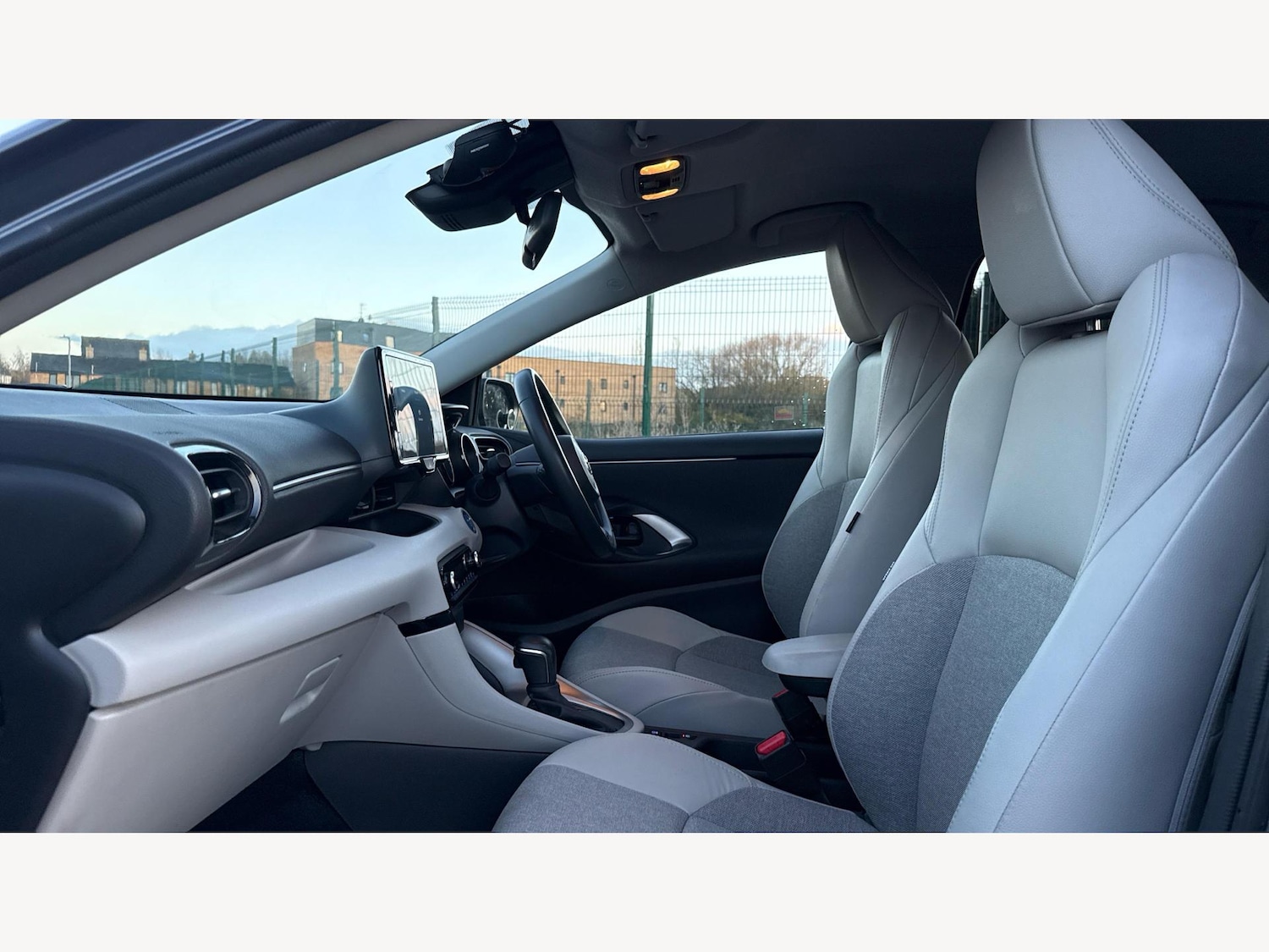 Used Toyota Yaris 2023 for sale - 76964423: Photo 12