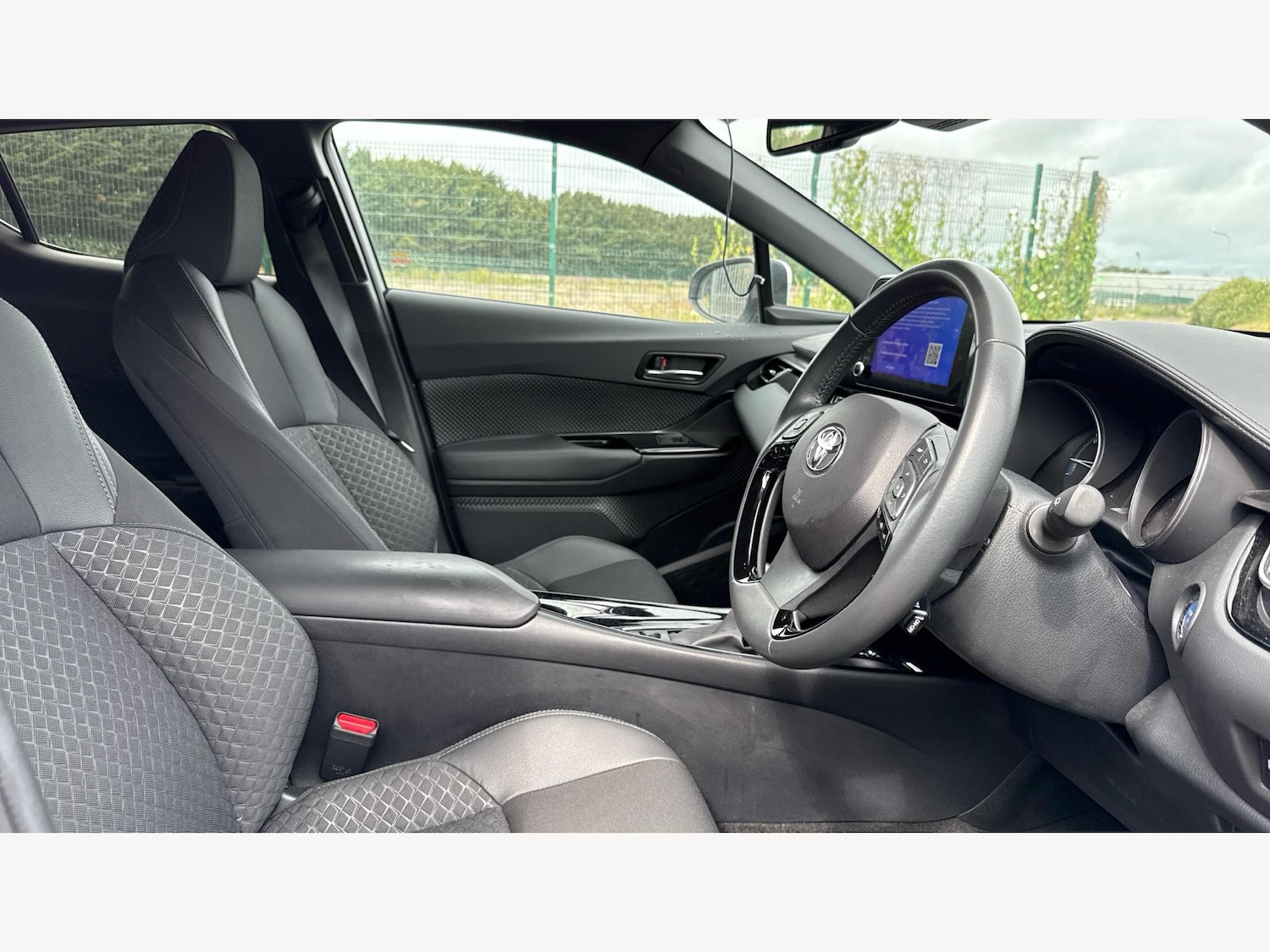 Used Toyota C-HR 2023 for sale - 76513332: Photo 13