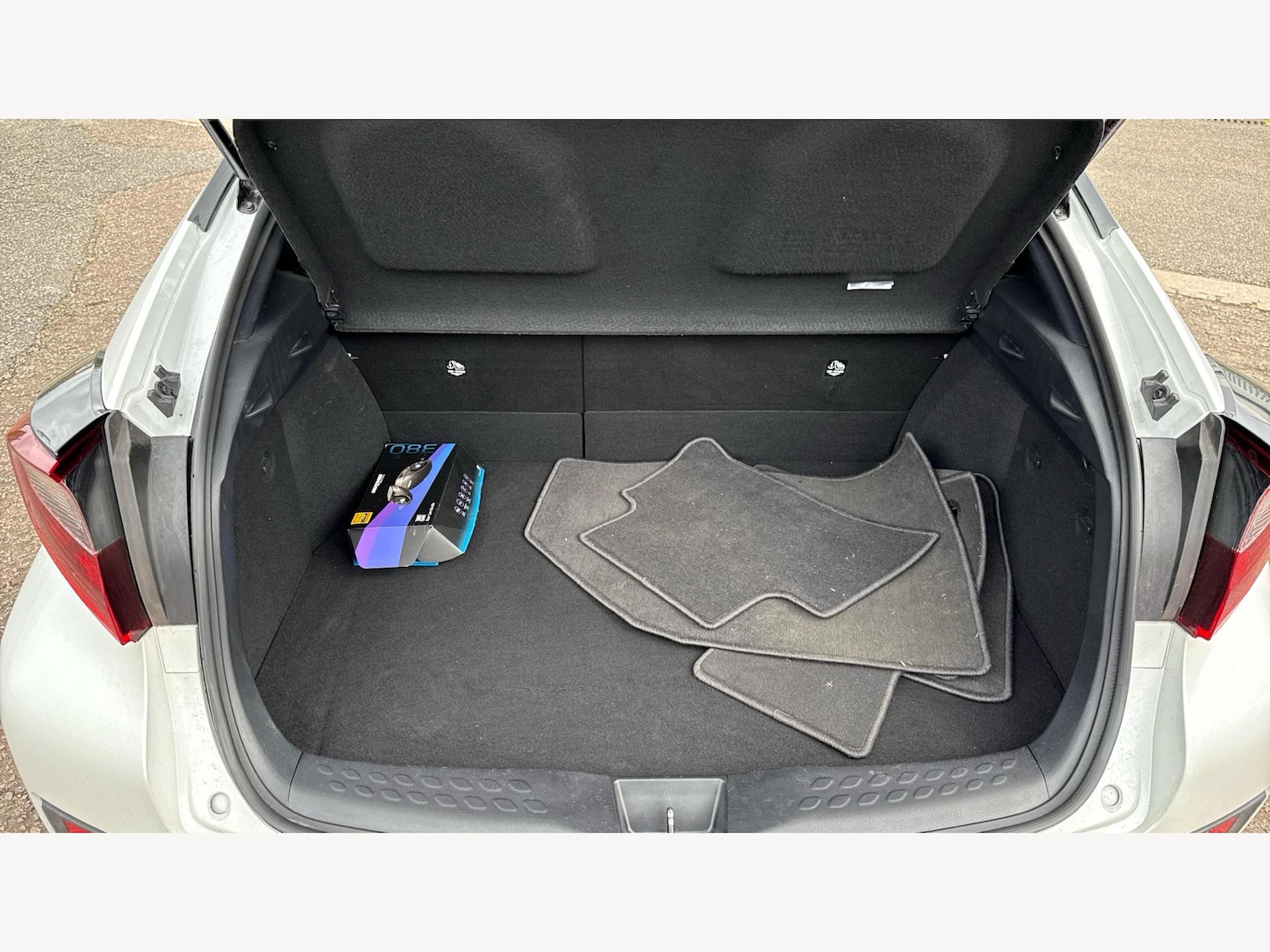 Used Toyota C-HR 2023 for sale - 76513332: Photo 16