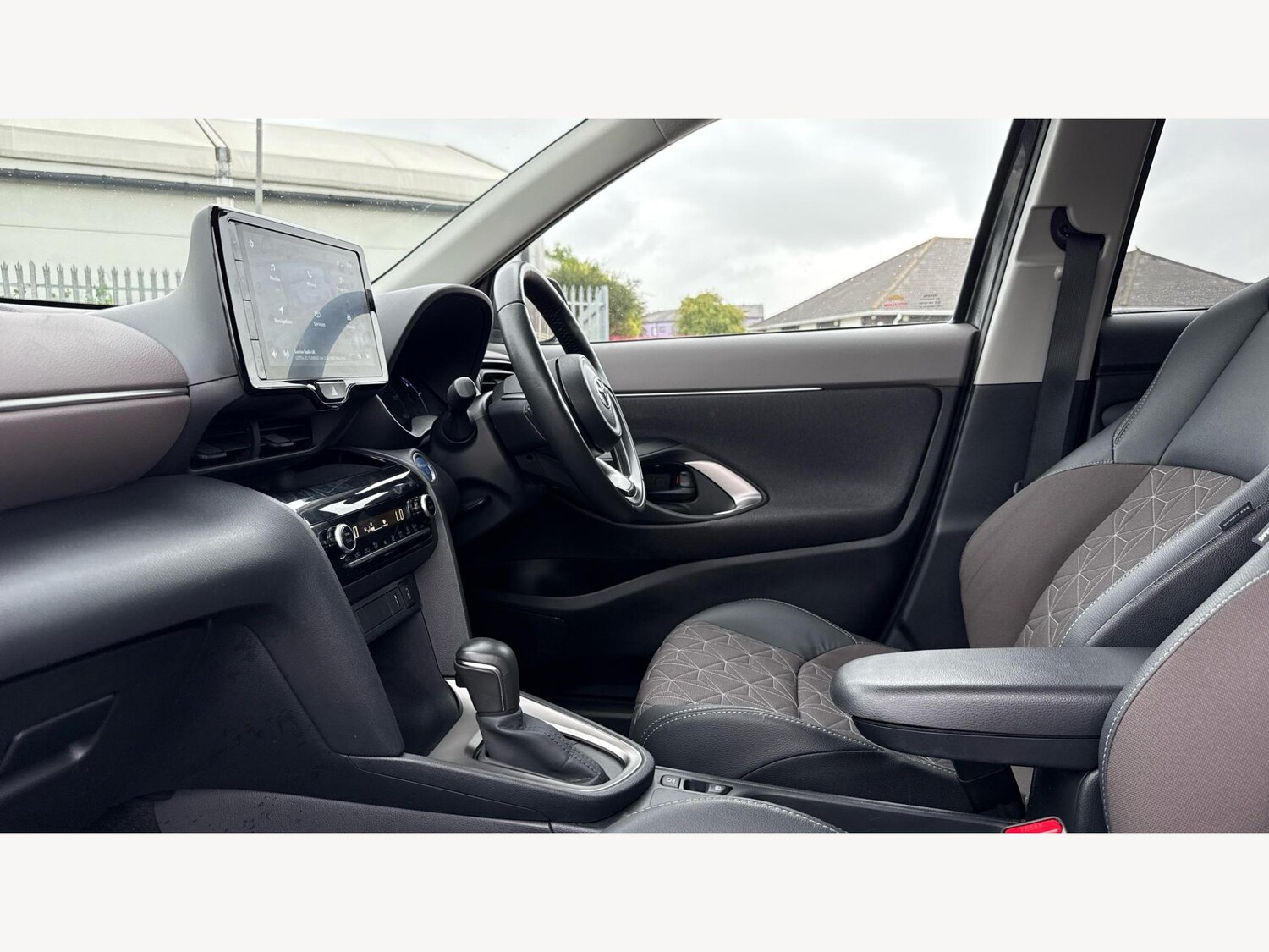 Used Toyota Yaris Cross 2023 for sale - 76457942: Photo 12