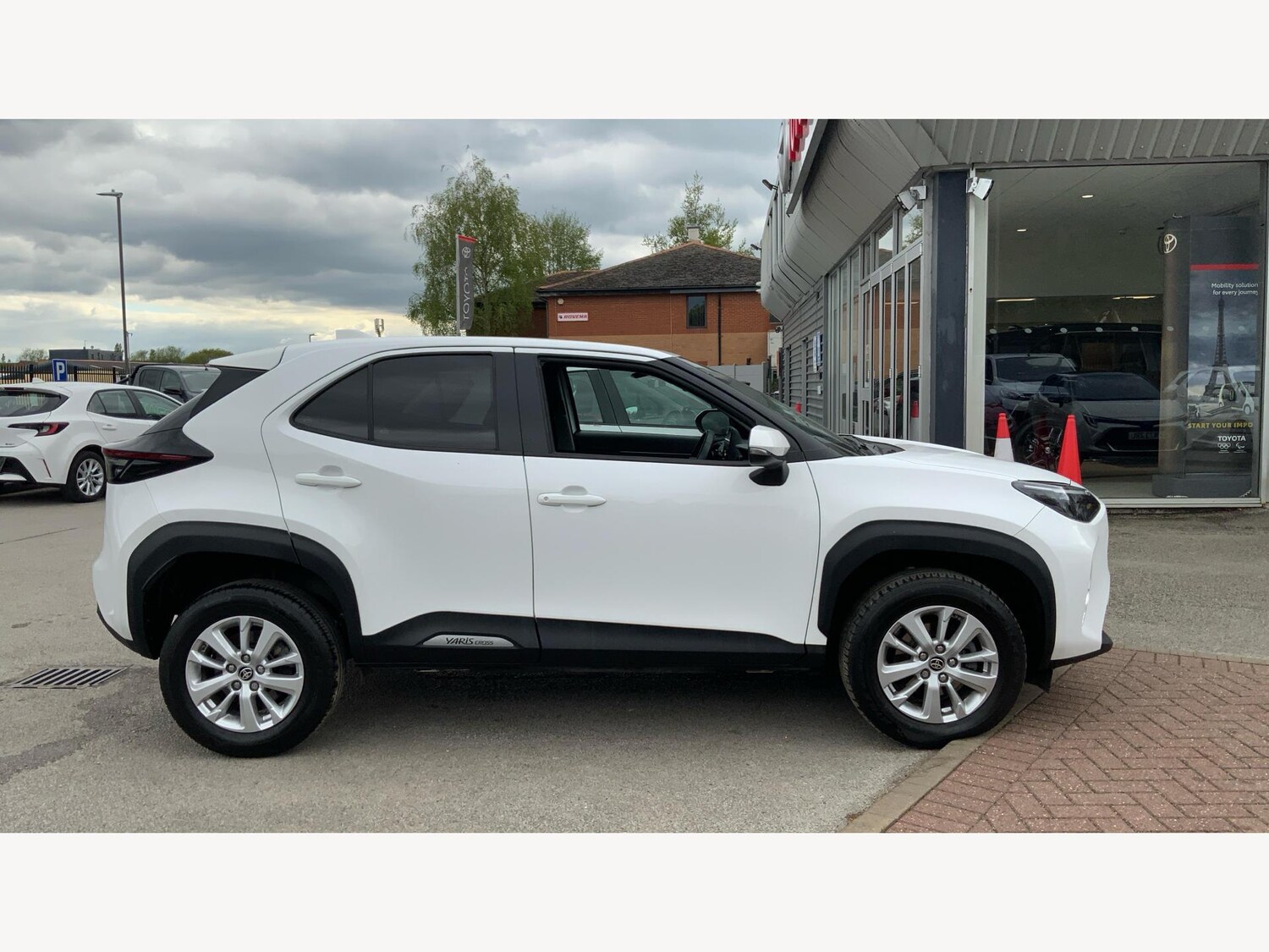 Used Toyota Yaris Cross for sale - 77957117: Photo 16