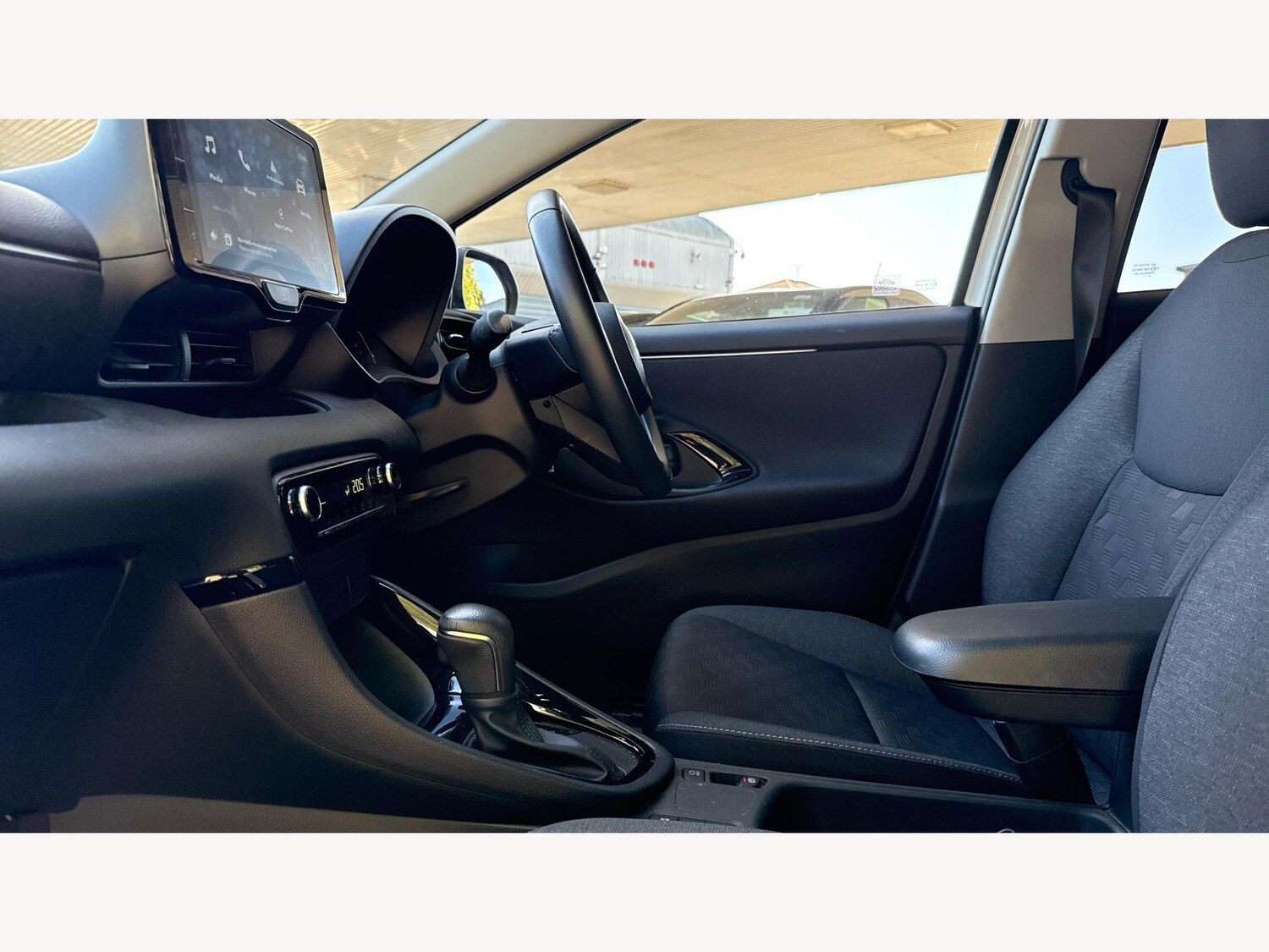 Used Toyota Yaris 2024 for sale - 76152665: Photo 12