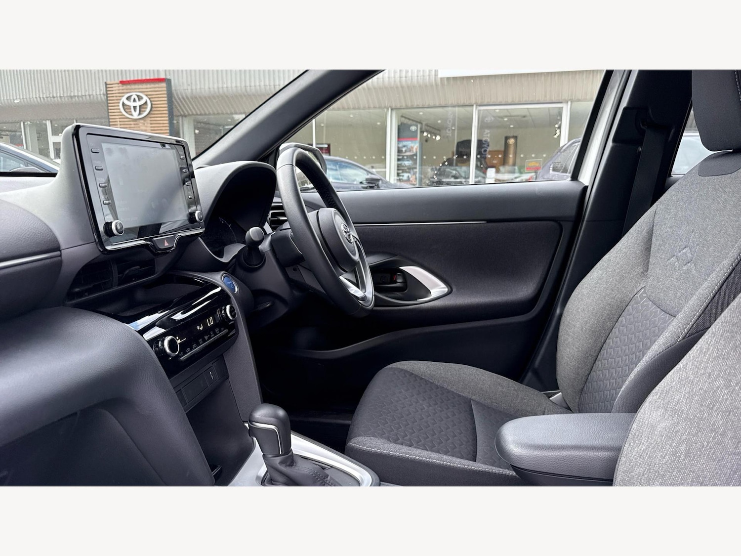 Used Toyota Yaris Cross 2023 for sale - 77254597: Photo 12