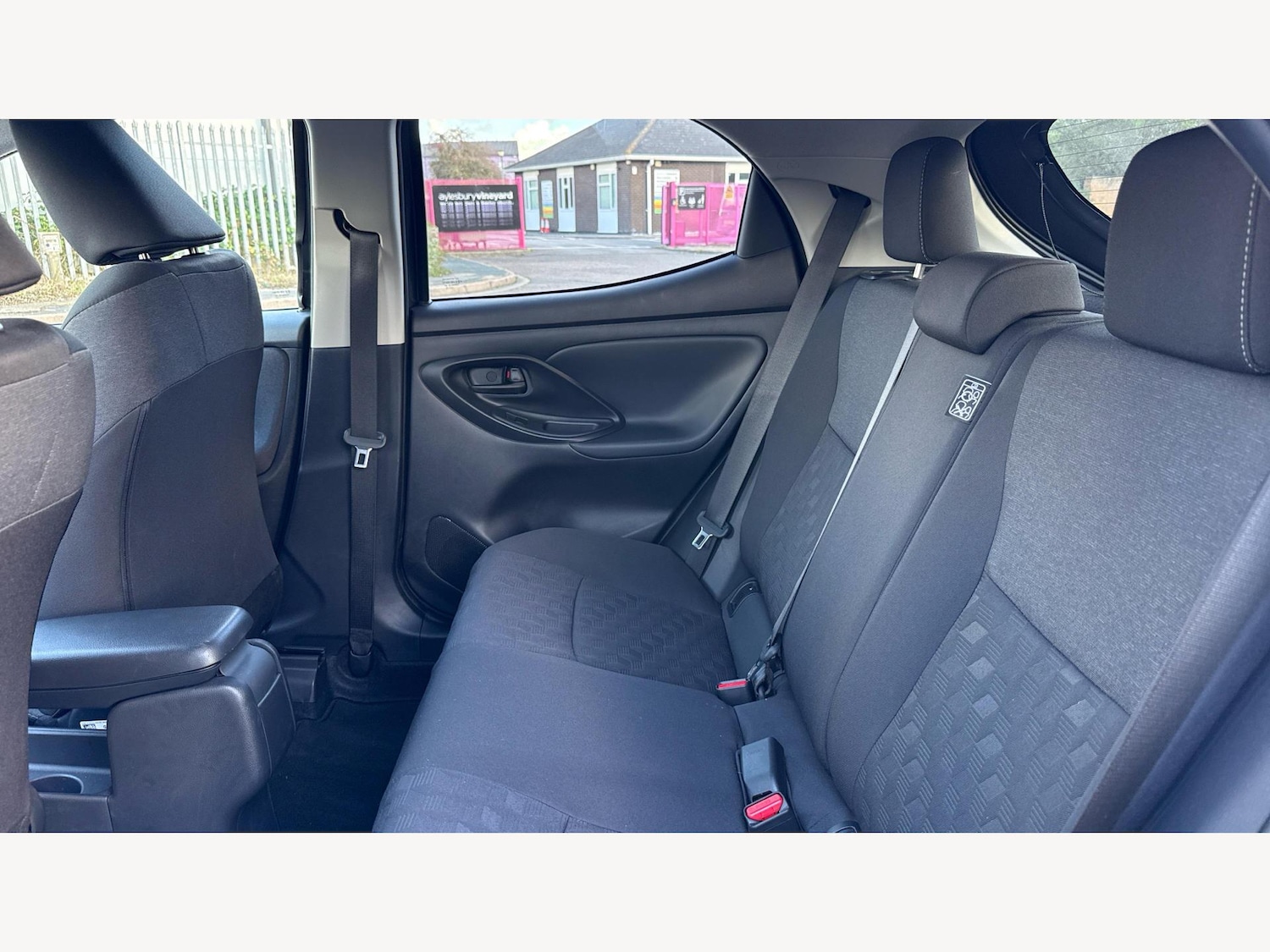 Used Toyota Yaris 2025 for sale - 76585314: Photo 15