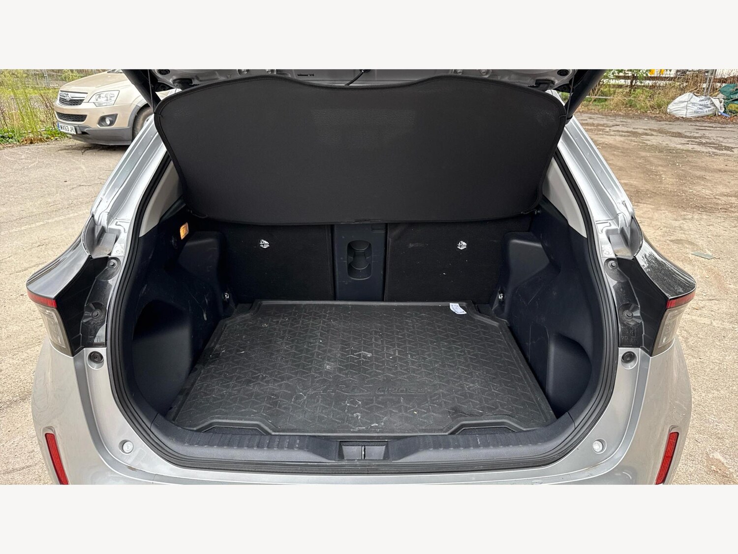 Used Toyota Yaris Cross 2023 for sale - 76094177: Photo 16