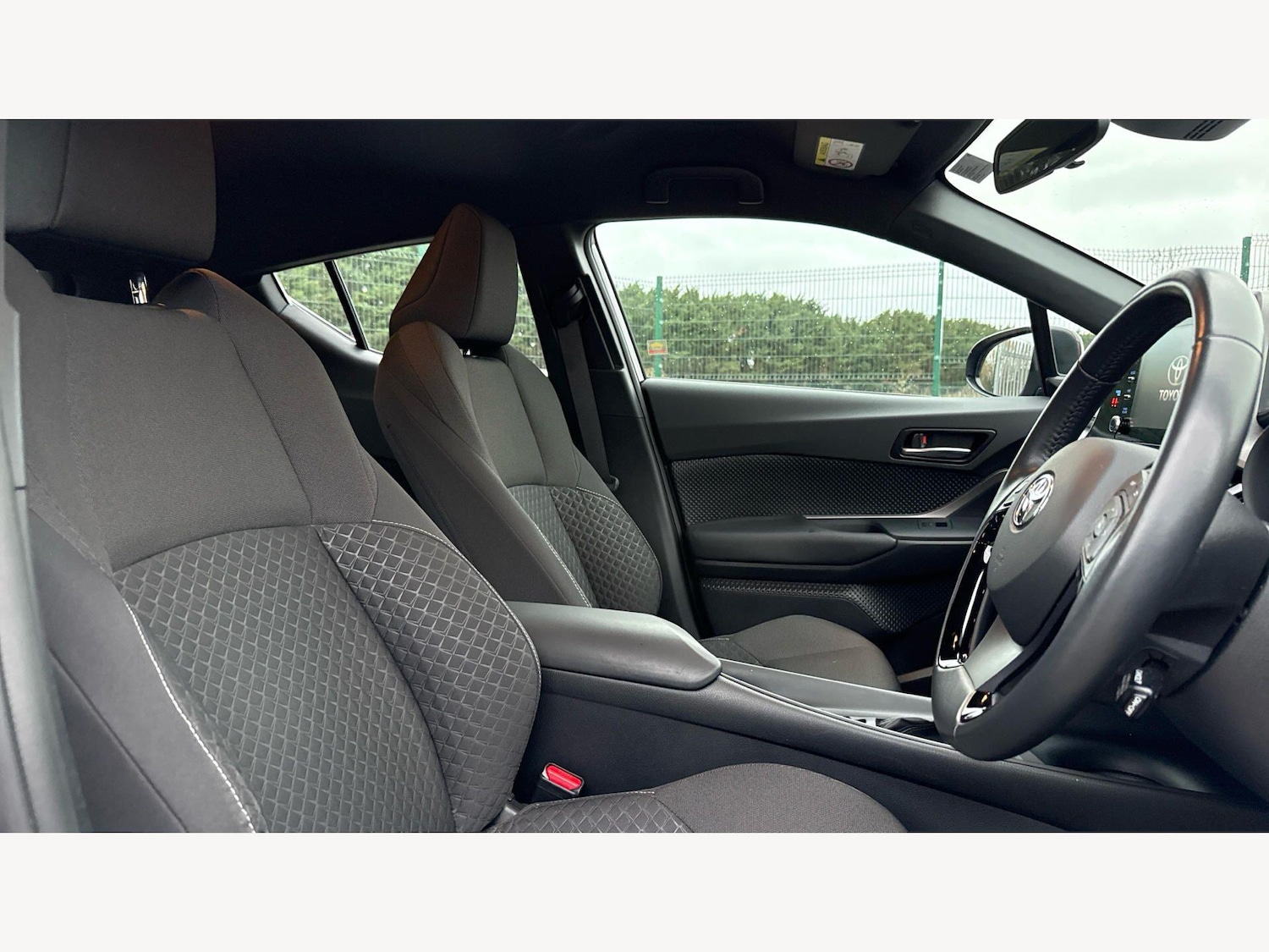 Used Toyota C-HR for sale - 77705309: Photo 13