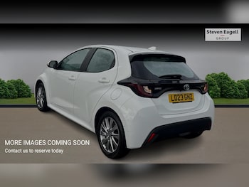 Used Toyota Yaris 2023 for sale - 76326990: Photo 2