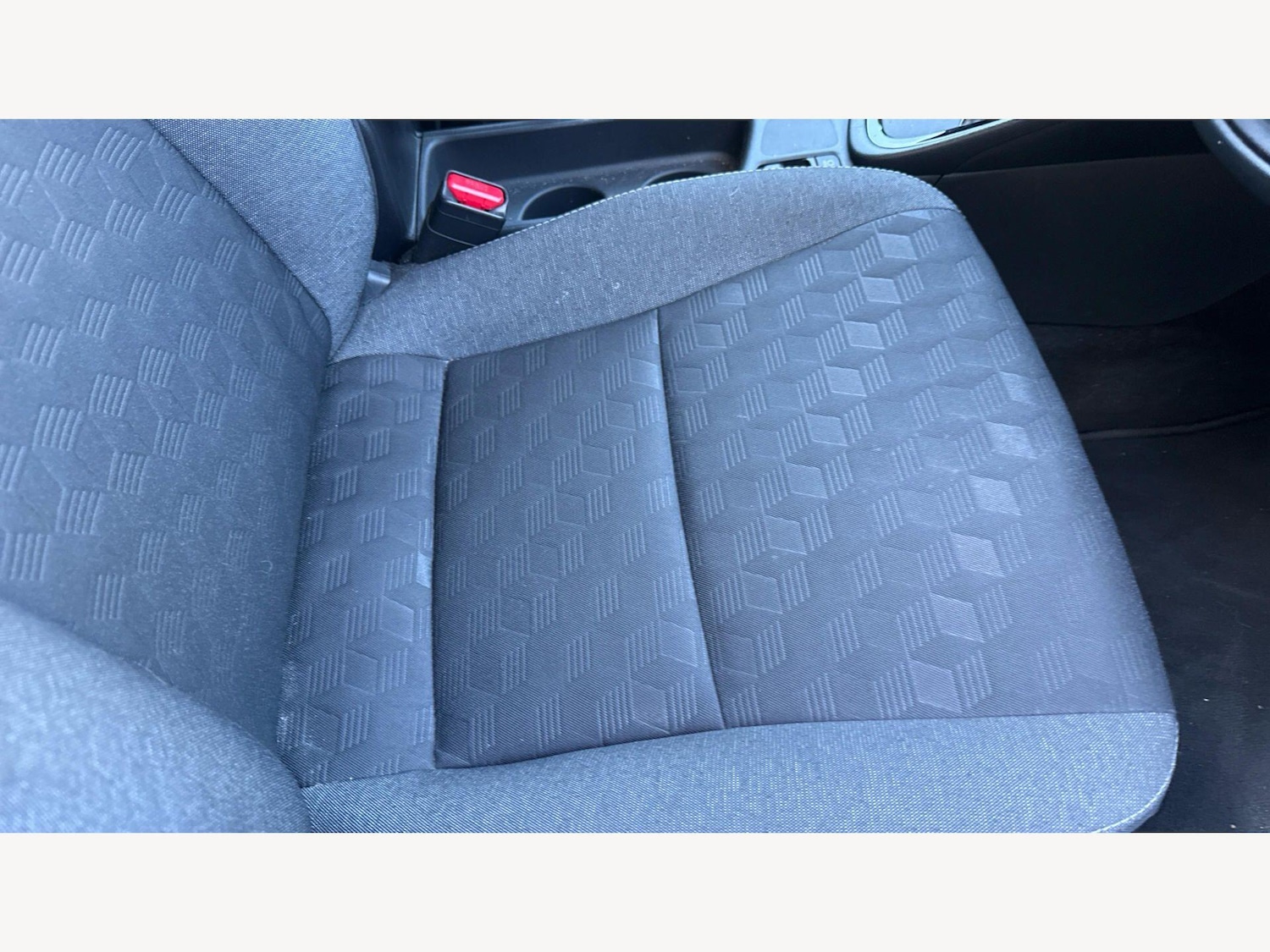 Used Toyota Yaris 2024 for sale - 78157101: Photo 19