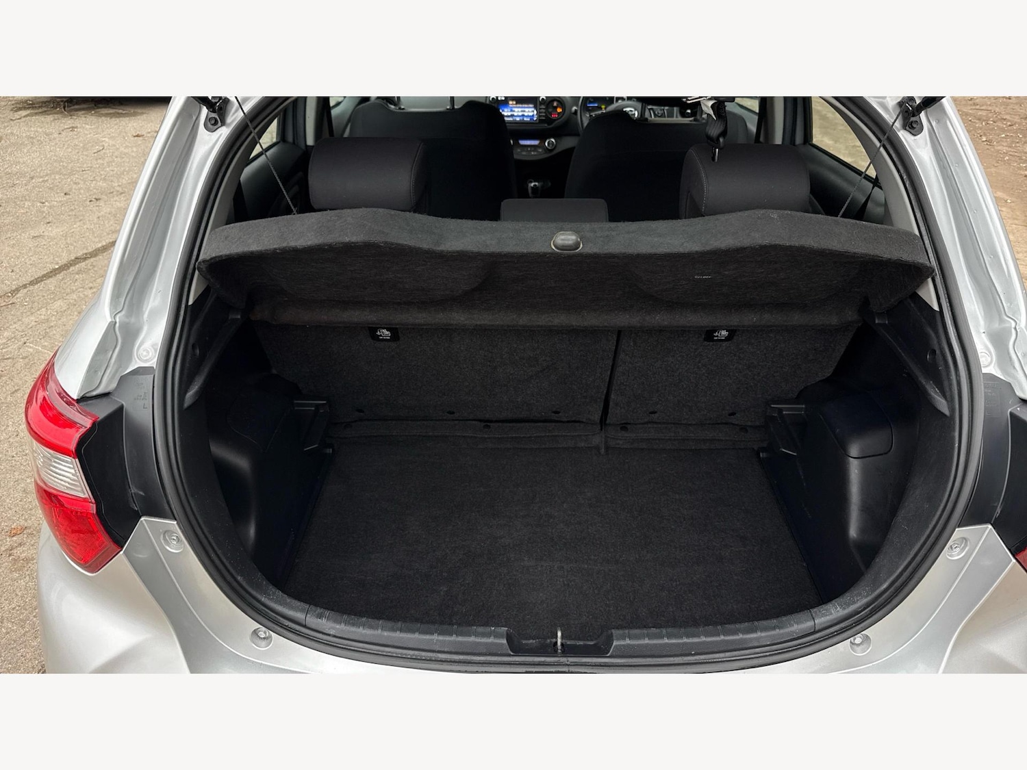 Used Toyota Yaris 2019 for sale - 76456594: Photo 16