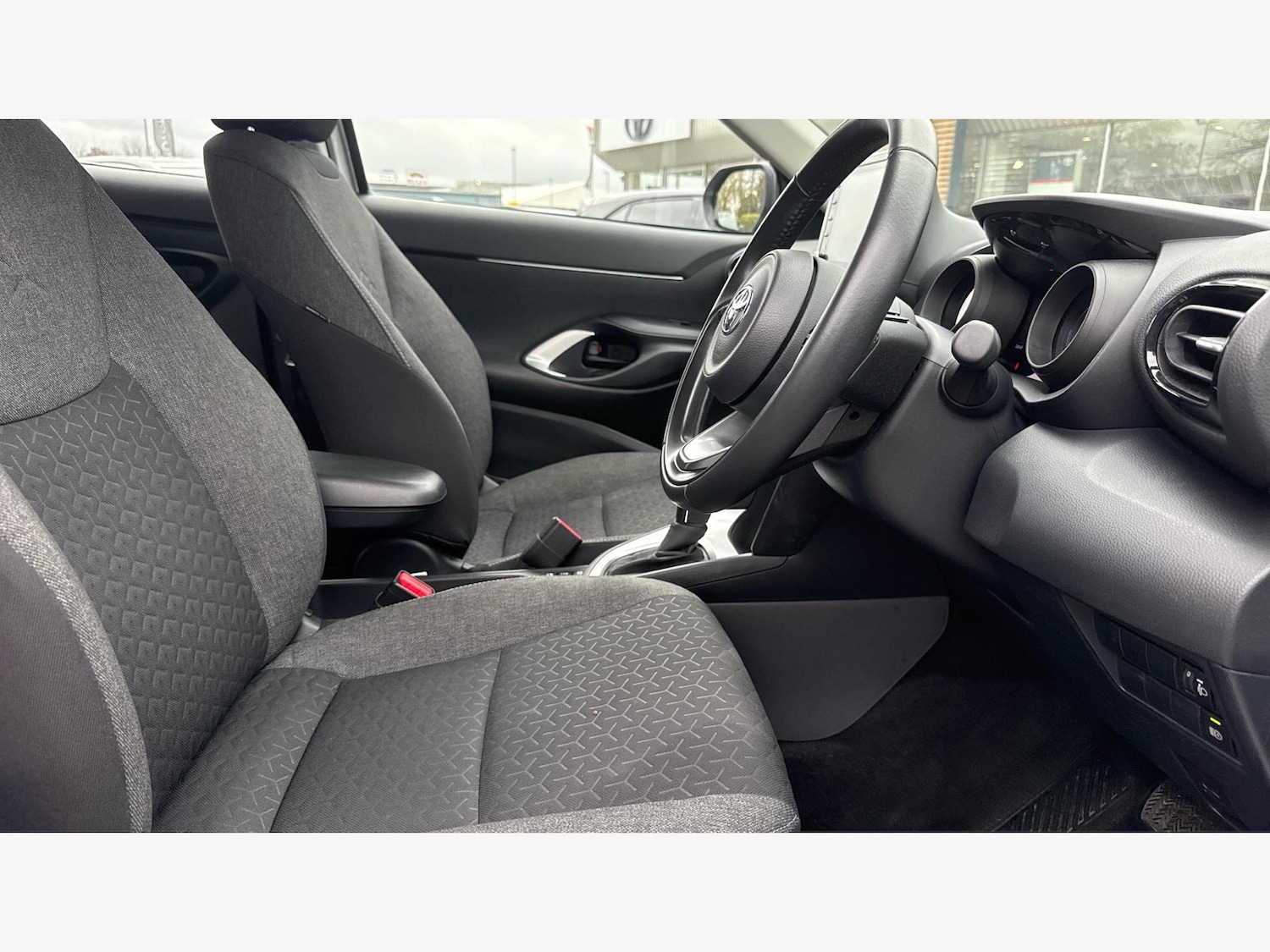 Used Toyota Yaris Cross 2022 for sale - 76608395: Photo 13