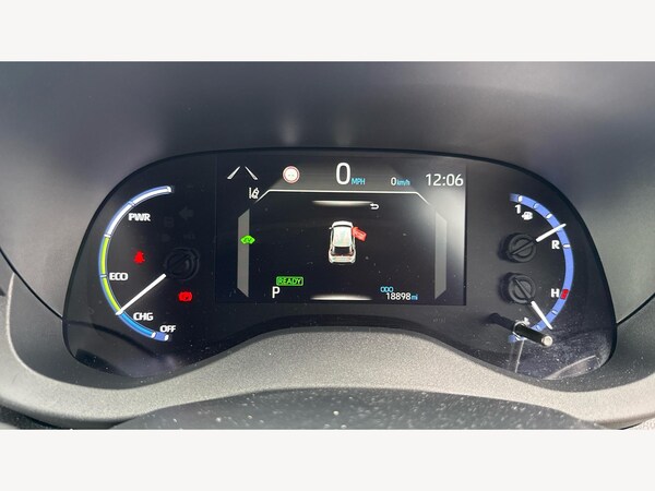 Used Toyota Yaris Cross 2023 for sale - 76152671: Photo 11