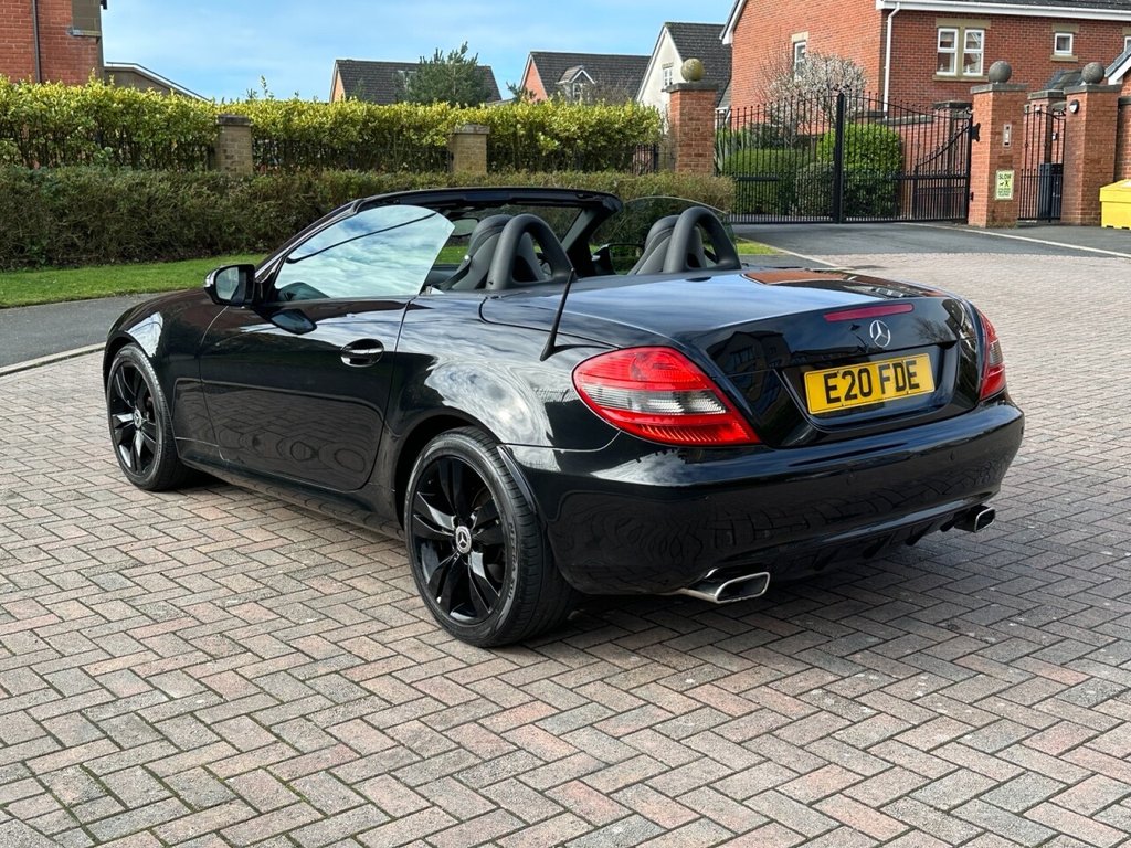 Used Mercedes-Benz SLK 2009 for sale - 77821383: Photo 5