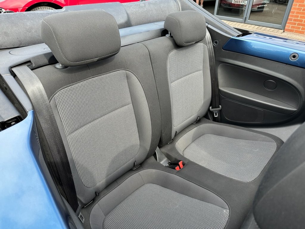 Used Volkswagen Beetle 2015 for sale - 77263906: Photo 11