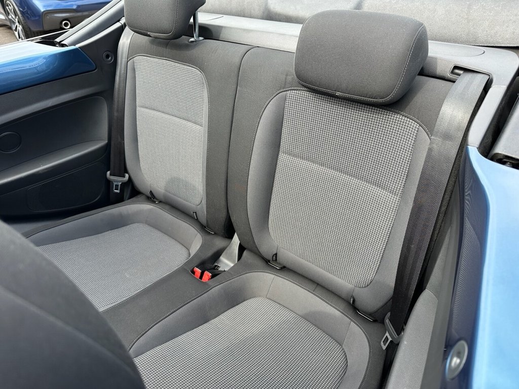 Used Volkswagen Beetle 2015 for sale - 77263906: Photo 12