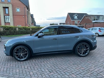 Used Porsche Cayenne 2022 for sale - 77121899: Photo
