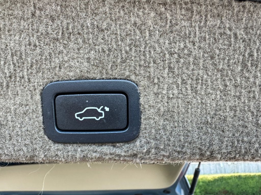 Used Volvo XC60 2010 for sale - 76787718: Photo 18