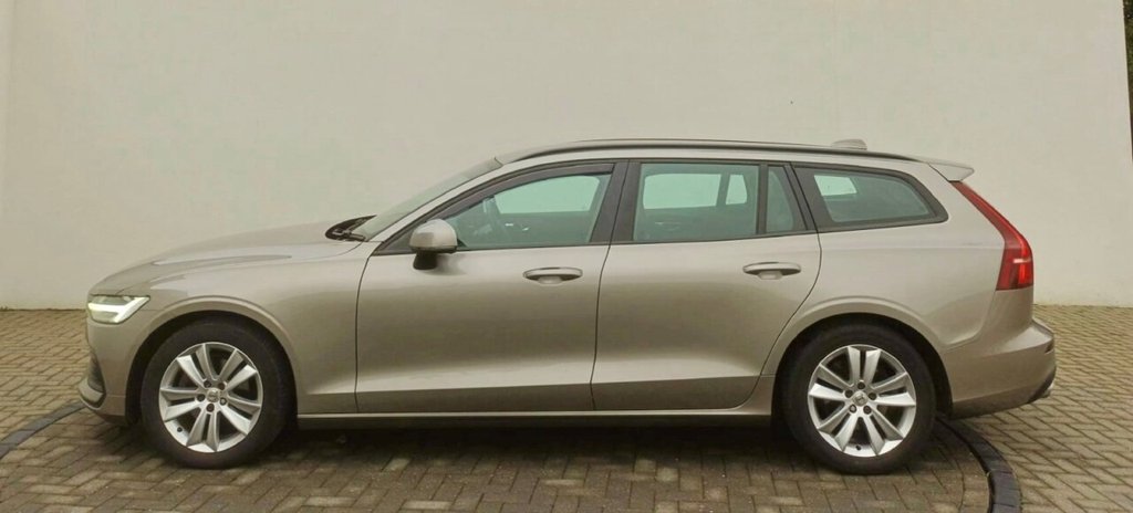 Used Volvo V60 2018 for sale - 77680801: Photo 2