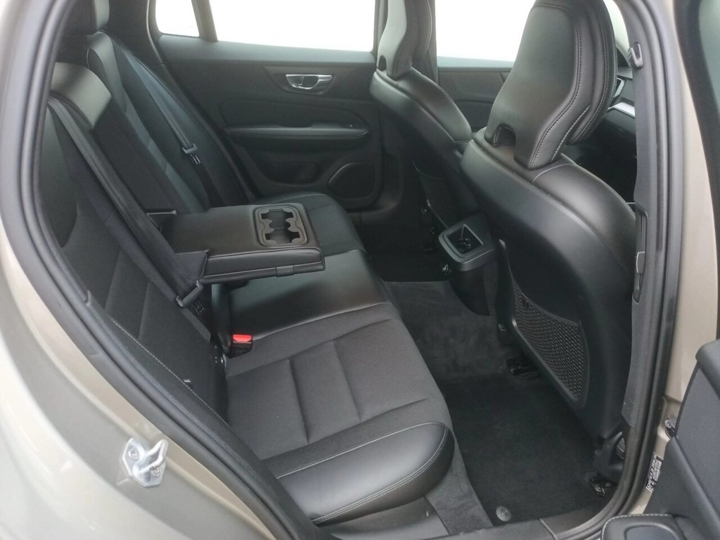 Used Volvo V60 2018 for sale - 77680801: Photo 4