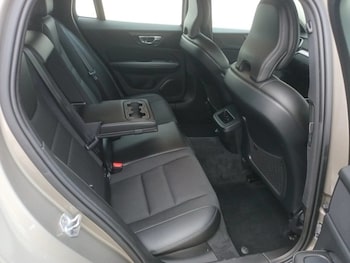 Used Volvo V60 2018 for sale - 77680801: Photo