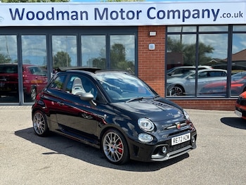 Used Abarth 695 2022 for sale - 79371260: Photo