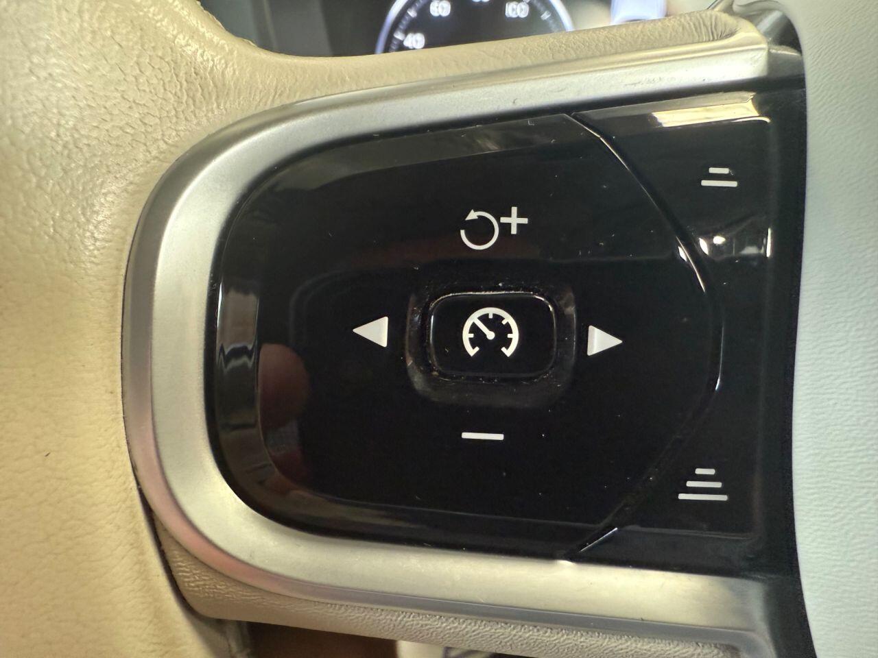 Used Volvo XC60 2018 for sale - 78090363: Photo 32