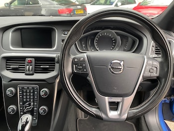 Used Volvo V40 2016 for sale - 79491090: Photo