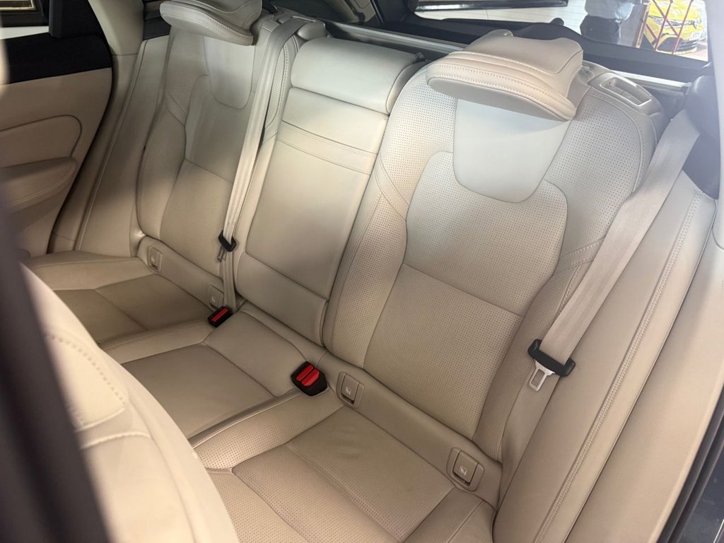 Used Volvo XC60 2018 for sale - 77692810: Photo 18