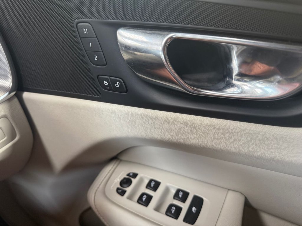 Used Volvo XC60 2018 for sale - 77692810: Photo 34