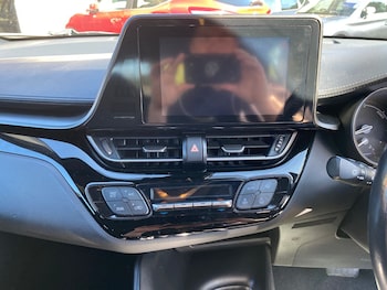 Used Toyota C-HR 2018 for sale - 78343592: Photo