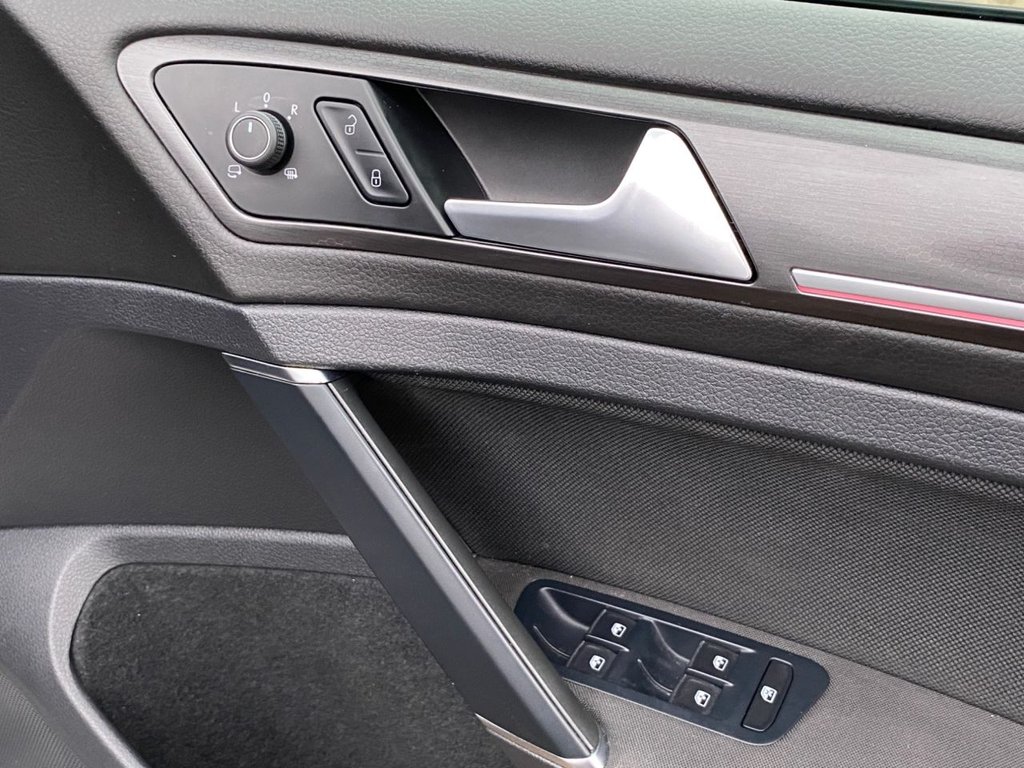 Used Volkswagen Golf 2020 for sale - 77384009: Photo 24