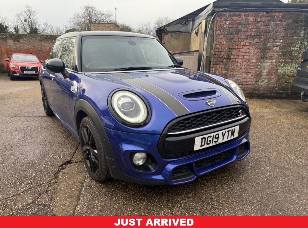 Used MINI Hatch 2019 for sale - 76973776: Photo 1